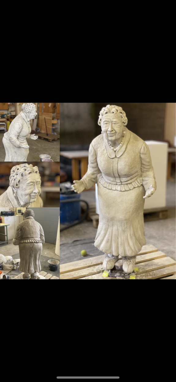 Skulptur lebensgroß 