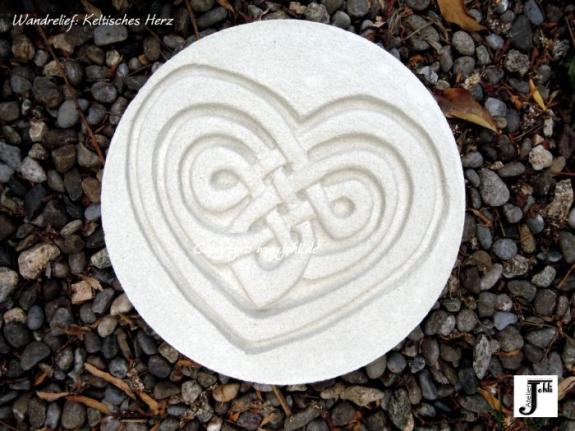 Keltisches Herz als Wandrelief